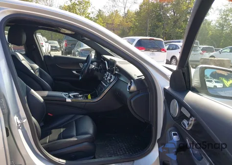 2016 Mercedes-Benz C 300 Sport 4Matic из США, поврежденный, VIN 55SWF4KB8GU098025